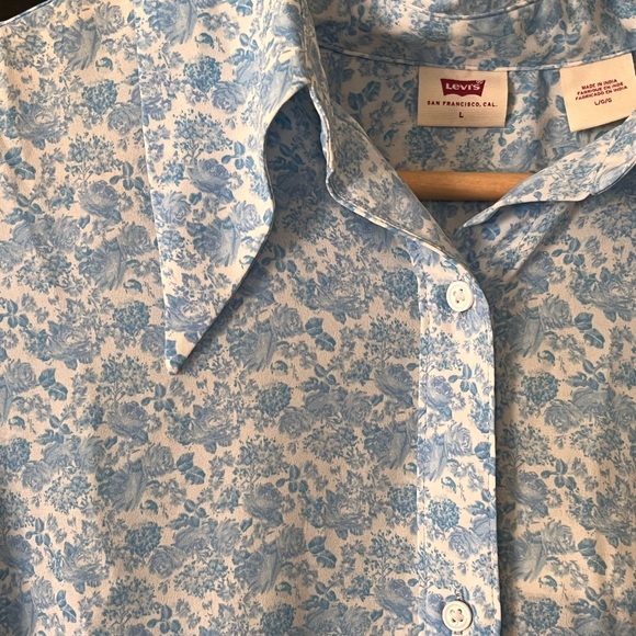 BNWT Levi’s blouse - Picture 2 of 7